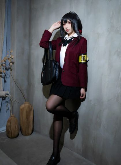 欧美焦糖色西服街拍女_在线电影免费观看
